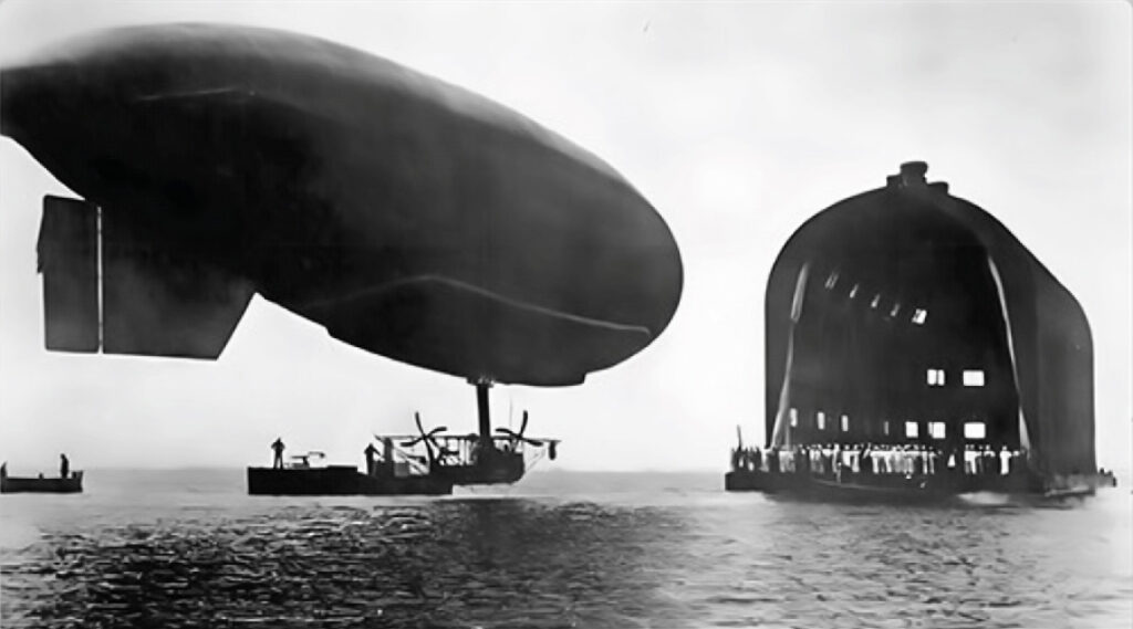 The DN-1 airship.
